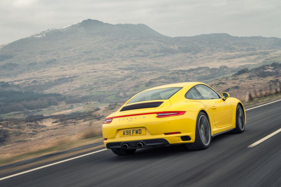  Porsche 911 Carrera 4S Coupe 2016 года  (UK) (фото 13 из 27)